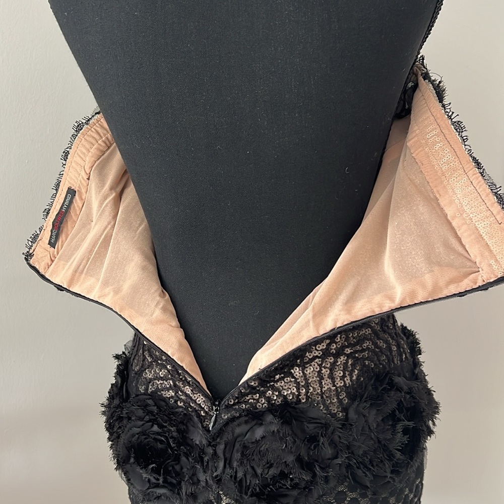 Dress made by designer MARC BOUWER HYBRID - Picture 14 of 17